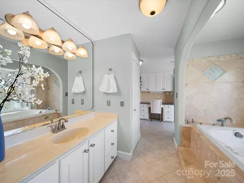 Bath - 925 Lanier Ln, Monroe, NC 28110 photo 1 of 5