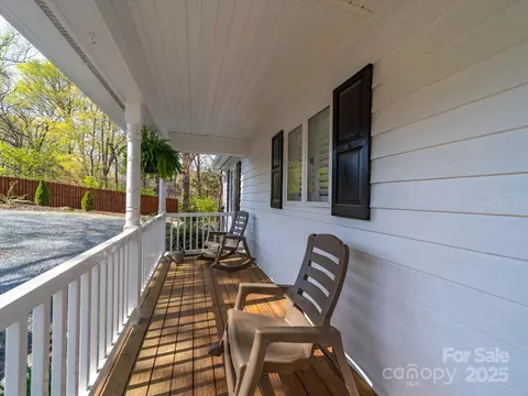 Exterior - 925 Lanier Ln, Monroe, NC 28110 photo 4 of 9