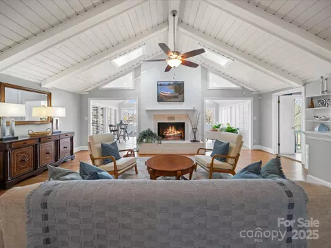 Living - 925 Lanier Ln, Monroe, NC 28110 photo 6 of 8