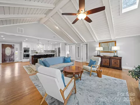 Living - 925 Lanier Ln, Monroe, NC 28110 photo 2 of 8