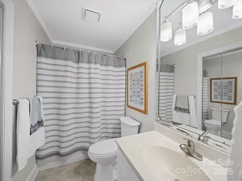 Bath - 925 Lanier Ln, Monroe, NC 28110 photo 4 of 5