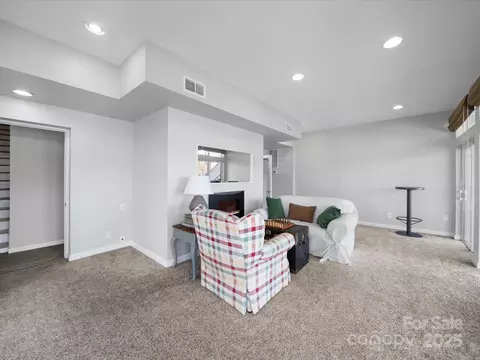 Living - 925 Lanier Ln, Monroe, NC 28110 photo 7 of 8