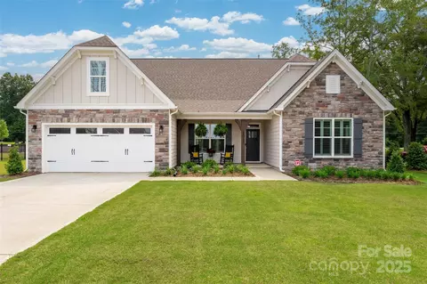 2017 Autumn Dr, Monroe, NC 28110