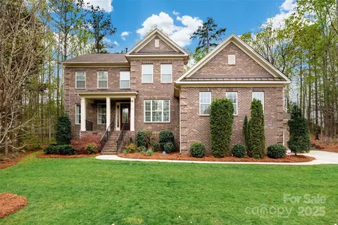 10823 Preservation Park Dr, Charlotte, NC 28214