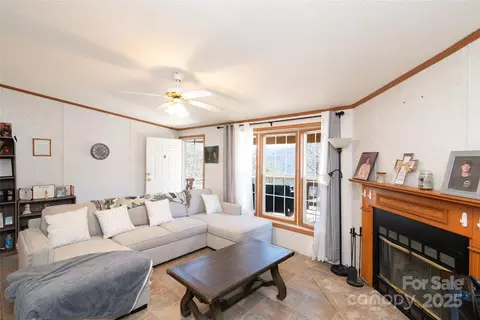 Living - 27 Venice Pl, Canton, NC 28716 photo 2 of 3