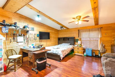 Bedroom - 27 Venice Pl, Canton, NC 28716 photo 1 of 1