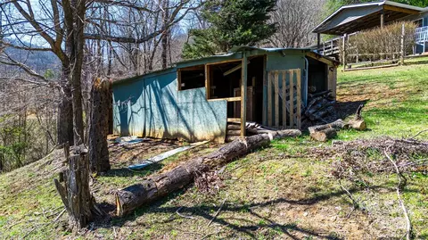 Exterior - 27 Venice Pl, Canton, NC 28716 photo 6 of 7