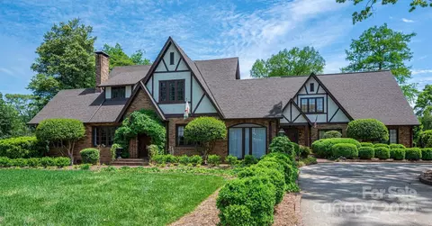 418 3rd Ne St NE, Hickory, NC 28601