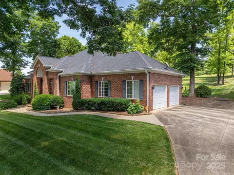 3964 Deer Run Ne Dr NE, Conover, NC 28613
