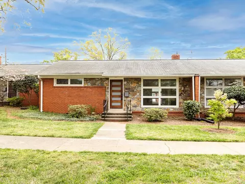 4625 Woodlark Ln, Charlotte, NC 28211