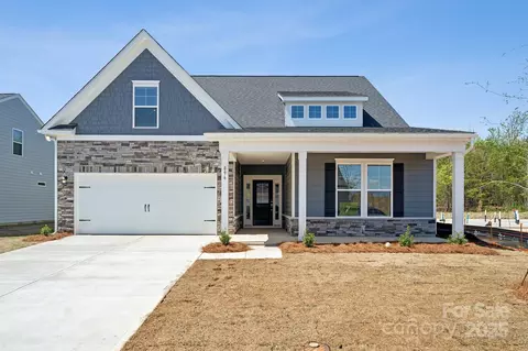 896 Exeter Dr, Sherrills Ford, NC 28673