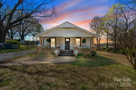 1545 7th Avenue Sw Dr SW, Hickory, NC 28602