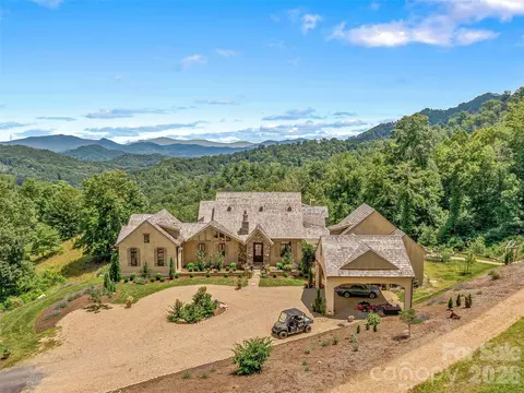 384 Doan Town Rd, Burnsville, NC 28714