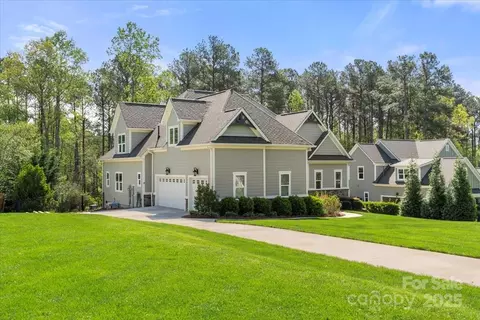 125 Trent Pines Dr, Mooresville, NC 28117