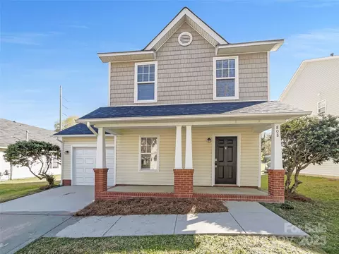 808 Raindrops Rd, Gastonia, NC 28054