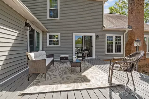 2439 Heathershire Ln, Matthews, NC 28105