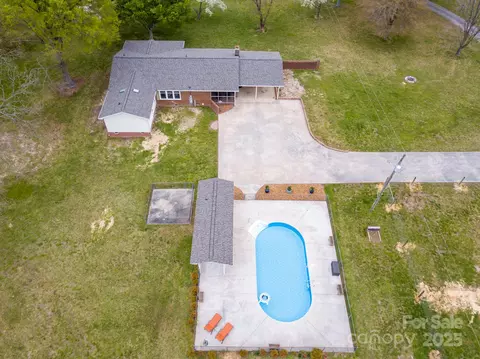 3452 Flat Creek Rd, Lancaster, SC 29720 photo 2