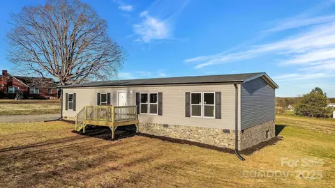 501 Mt Wesley Church Rd, Hiddenite, NC 28636
