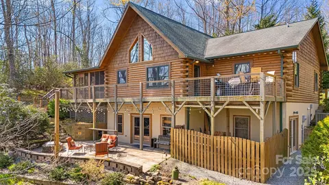 650 Faircrest Ln, Penrose, NC 28766