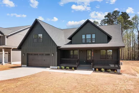 147 Mills Garden Rd, Statesville, NC 28625