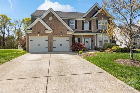 5854 Crimson Oak Ct, Harrisburg, NC 28075