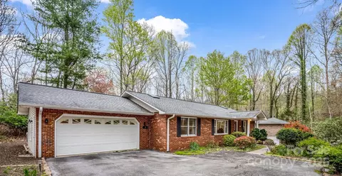 49 Grey Fox Trl, Hendersonville, NC 28739