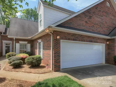 1520 Royalty Cir, Statesville, NC 28625