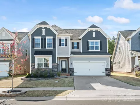 3036 Whipcord Dr, Waxhaw, NC 28173