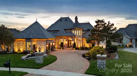 325 Ivy Arbor Cir, Rock Hill, SC 29732