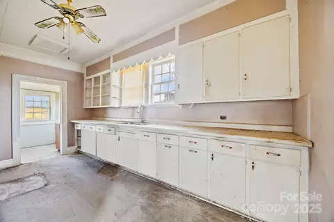 131 Phillipsville Loop, Canton, NC 28716 photo 23