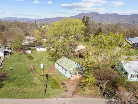 131 Phillipsville Loop, Canton, NC 28716 photo 17
