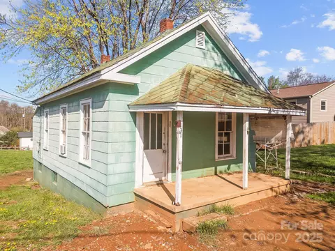 131 Phillipsville Loop, Canton, NC 28716 photo 2