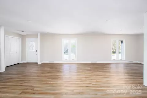 Living - 1946 Fairway Dr, Lancaster, SC 29720 photo 3 of 6