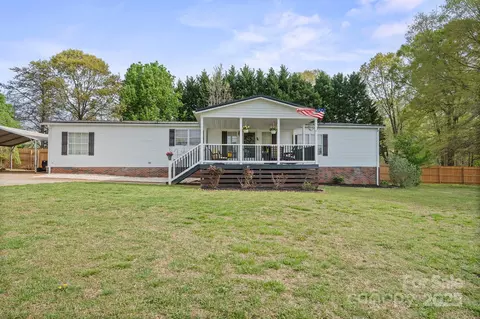 115 Oak Creek Rd, Statesville, NC 28625