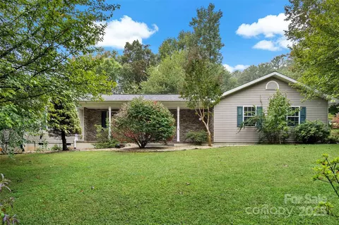 202 Cardinal Crest Ln, Asheville, NC 28805