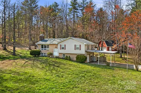 2221 Old Kanuga Rd, Hendersonville, NC 28739