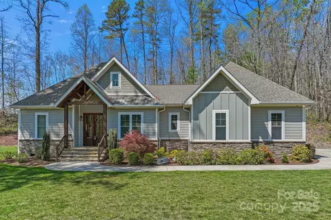 3511 Chimney Rock Rd, Hendersonville, NC 28792