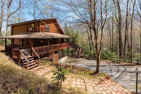 197 Misty Mountain Dr, Maggie Valley, NC 28751