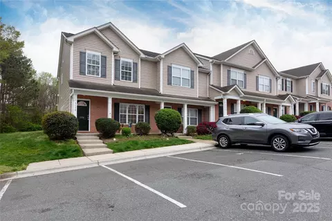 3138 Golden Dale Ln, Charlotte, NC 28262