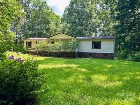 1031 Lester Trl, Iron Station, NC 28080