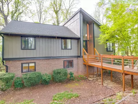 615 Ridgeway Dr, Belmont, NC 28012