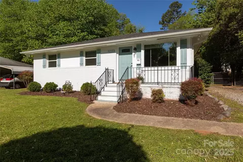 2404 Finchley Dr, Charlotte, NC 28215