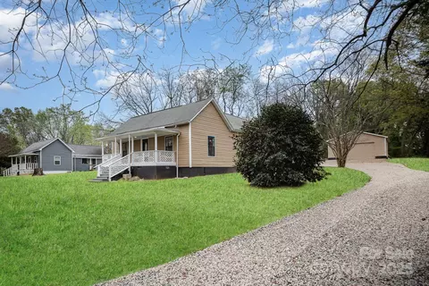 308 Birch St, Lowell, NC 28098