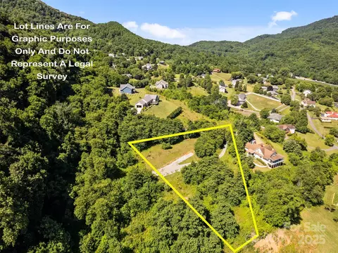 140 Sour Apple Ln, Waynesville, NC 28786