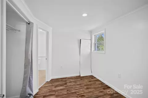 Bedroom - 87 Sellers Rd, Clyde, NC 28721 photo 5 of 7