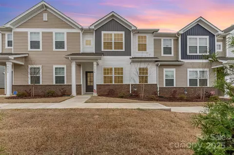 9654 Old Garden Cir, Gastonia, NC 28056