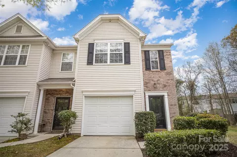 7445 Abigail Glen Dr, Charlotte, NC 28212