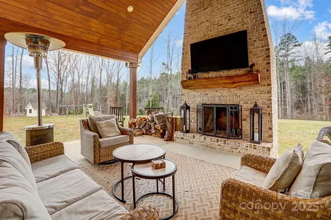 Exterior - 317 Boyd Rd, Clover, SC 29710 photo 3 of 6