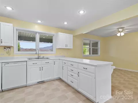 149 Sunny Hill Ln, Clyde, NC 28721 photo 9