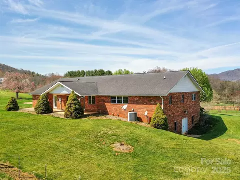 149 Sunny Hill Ln, Clyde, NC 28721 photo 43